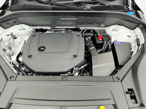 New 2025 Volvo XC90 B6 Plus w/ Protection Package Premier image 33