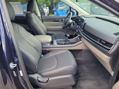 New 2026 Kia Carnival FWD image 7