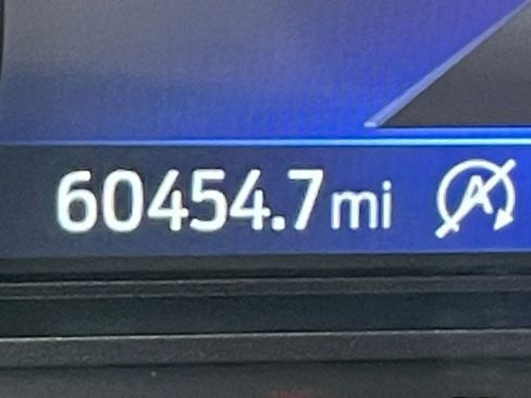 Used 2024 Ford Explorer XLT w/ Equipment Group 202A image 43