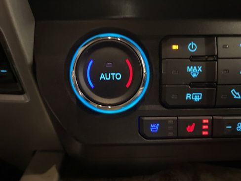 Used 2019 Ford F250 Lariat w/ Chrome Package image 28