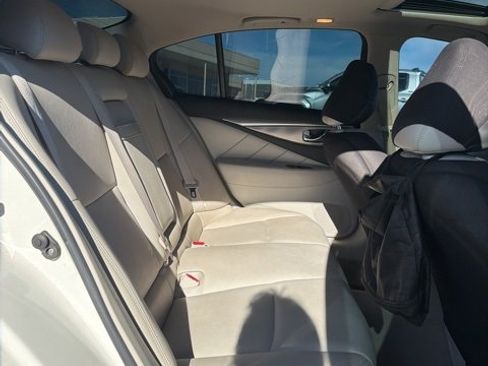 Used 2017 INFINITI Q50 3.0t Premium w/ Cargo Package (L95) image 9