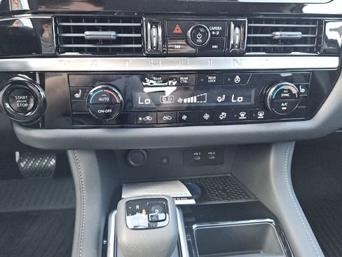 New 2026 Nissan Pathfinder SL FWD image 10