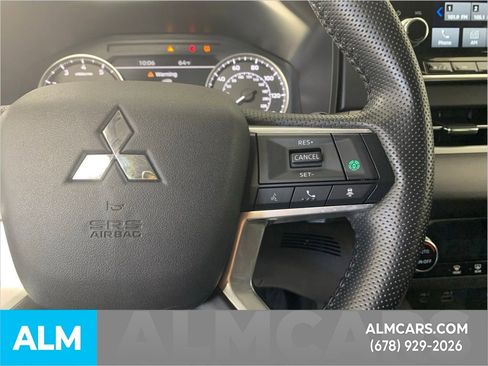 Used 2024 Mitsubishi Outlander SE image 28