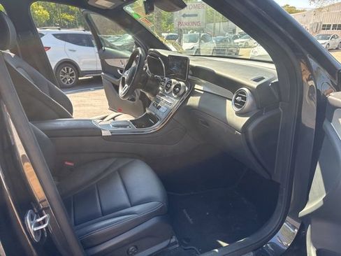 Used 2022 Mercedes-Benz GLC 300 w/ Premium Package Lite image 25