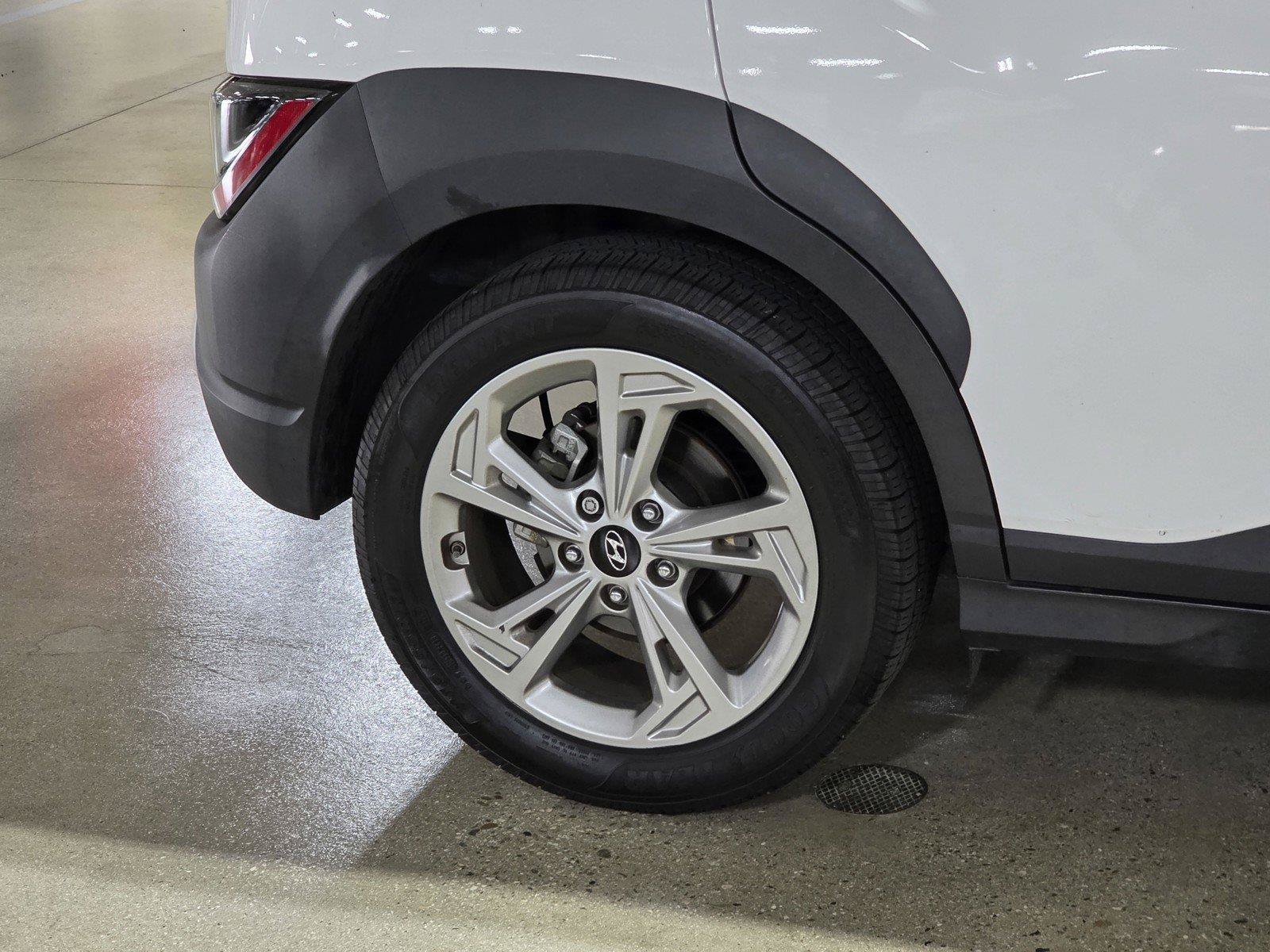 Used 2023 Hyundai Kona SEL w/ Convenience Package FWD image 9