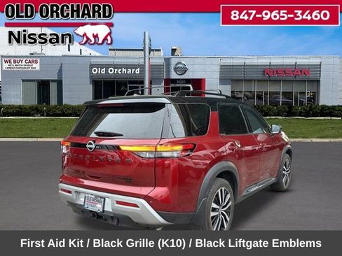 Used 2024 Nissan Pathfinder Platinum AWD/4WD image 6