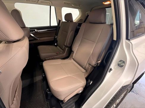 Used 2023 Lexus GX 460 Premium image 20