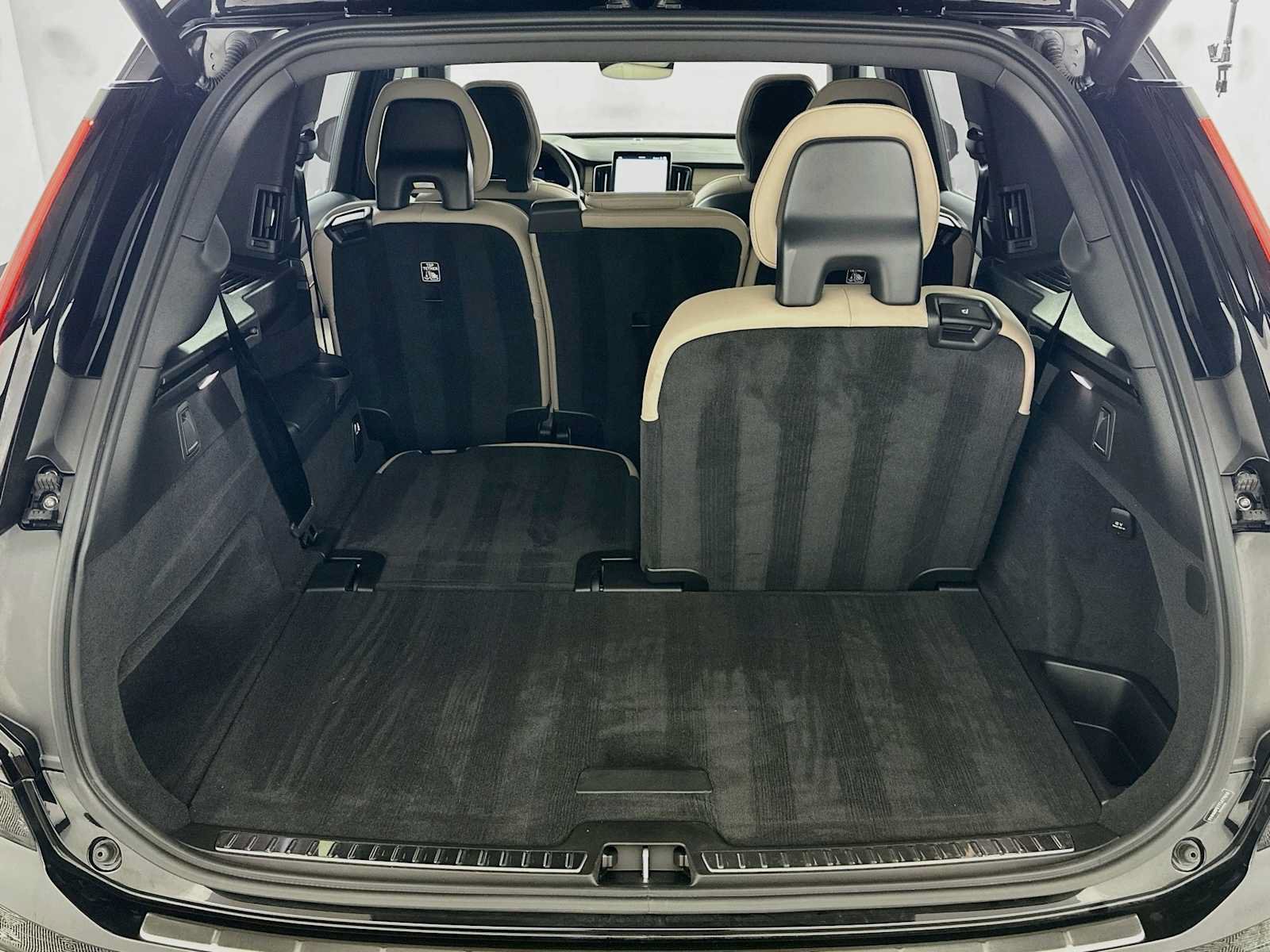 Used 2026 Volvo XC90 T8 Plus w/ Protection Package Premier AWD/4WD image 25