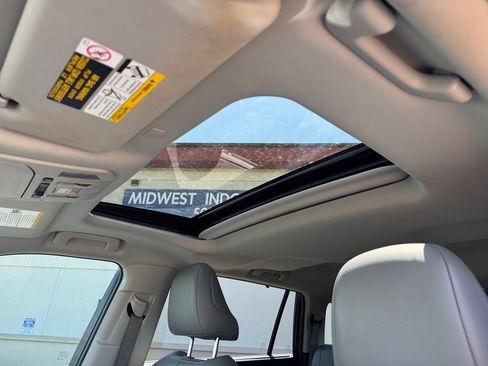 Used 2021 Toyota Highlander XLE AWD/4WD image 31