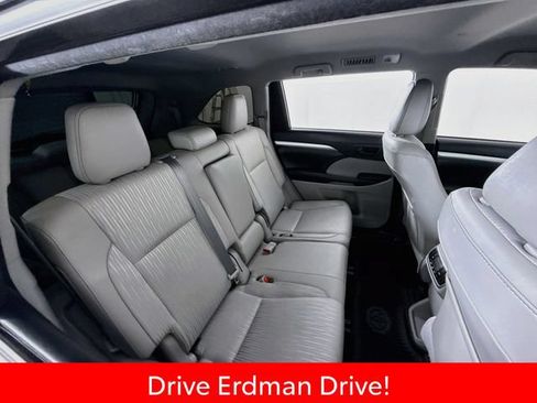 Certified 2018 Toyota Highlander Plus AWD/4WD image 27