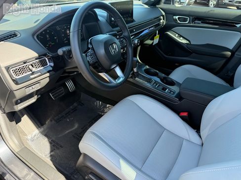 Used 2025 Honda Civic Sport Touring image 11