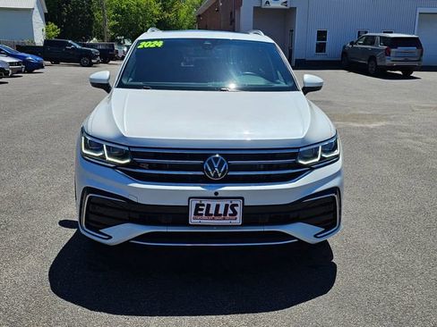 Used 2024 Volkswagen Tiguan SEL R-Line AWD/4WD image 2