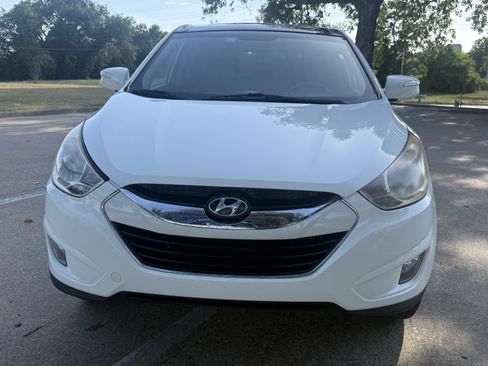 Used 2012 Hyundai Tucson Limited w/ Premium Pkg FWD image 2