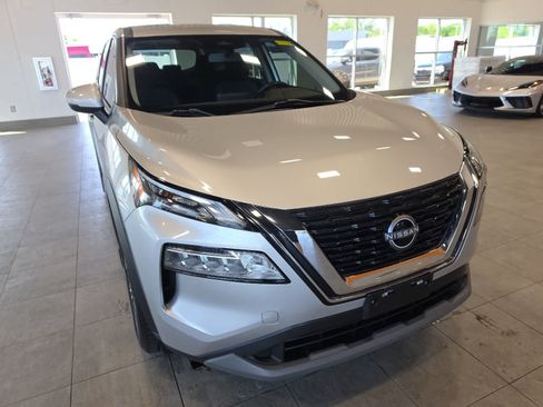 Used 2022 Nissan Rogue SV AWD/4WD image 4