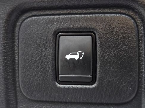 Used 2017 Nissan Murano Platinum w/ Platinum Technology Package FWD image 11