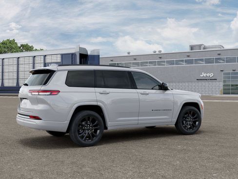 New 2026 Jeep Grand Cherokee L Limited AWD/4WD image 4