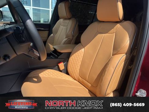 Used 2025 Jeep Grand Cherokee L Summit w/ Advanced Protech Group IV AWD/4WD image 5