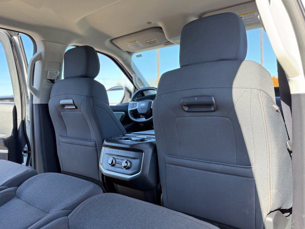 Used 2025 Ford Expedition Max Active AWD/4WD image 18