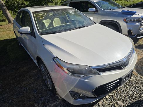 Used 2015 Toyota Avalon XLE Touring image 4