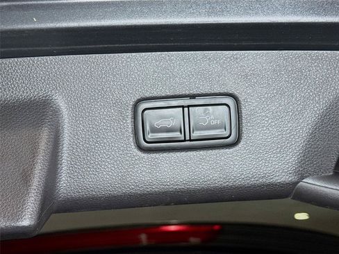 Used 2024 Kia Carnival SX Prestige FWD image 25