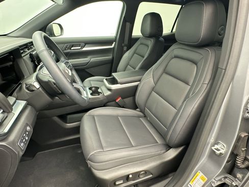 Used 2025 GMC Terrain Elevation w/ Elevation Premium Package image 5