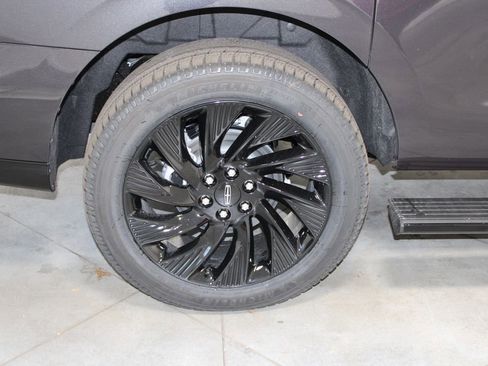 New 2026 Lincoln Navigator L Reserve w/ Jet Appearance Package image 15