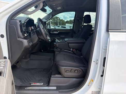 Used 2025 Chevrolet Silverado 1500 LT AWD/4WD image 14