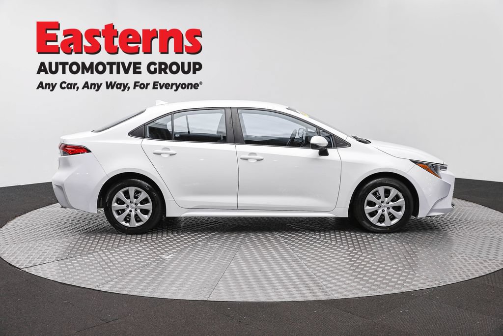Used 2024 Toyota Corolla LE FWD image 5