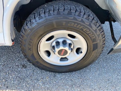 Used 2017 GMC Savana 2500 image 25