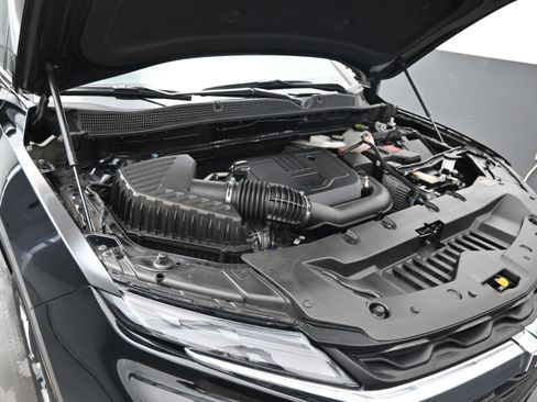 Used 2025 Chevrolet Blazer LT FWD image 23