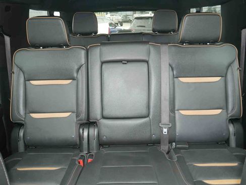 Used 2024 GMC Yukon XL AT4 w/ Technology Package AWD/4WD image 40
