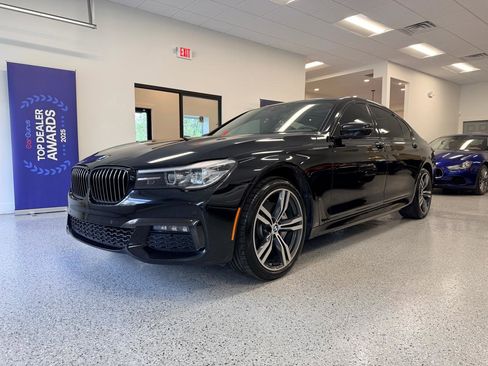 Used 2019 BMW 740i w/ M Sport Package image 4