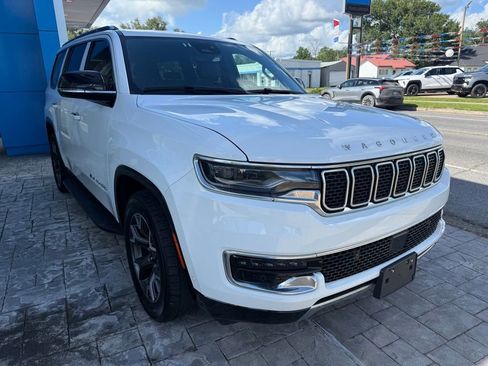 Used 2024 Jeep Wagoneer Series III AWD/4WD image 5