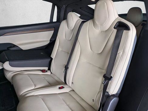 Used 2022 Tesla Model X image 20