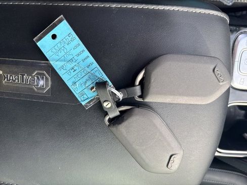 Used 2024 Kia Telluride SX Prestige w/ Towing Package image 27