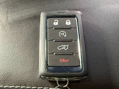 New 2025 Jeep Grand Cherokee Altitude AWD/4WD image 24
