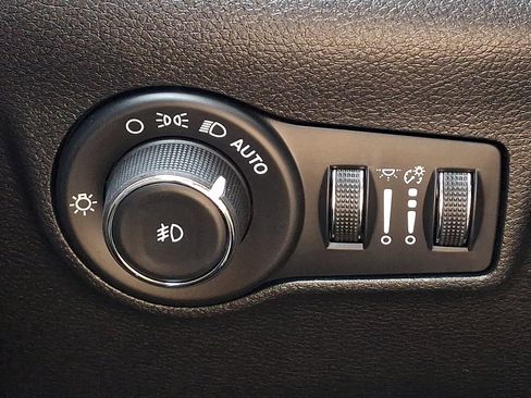 Certified 2024 Jeep Compass Latitude AWD/4WD image 26