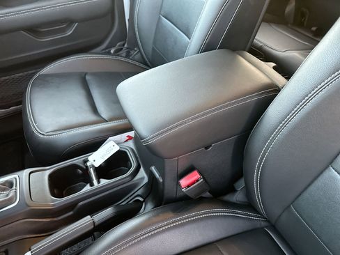 New 2023 Jeep Wrangler Sahara w/ Cold Weather Group image 21