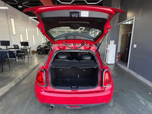Used 2021 MINI Cooper 2-Door Hardtop FWD image 5