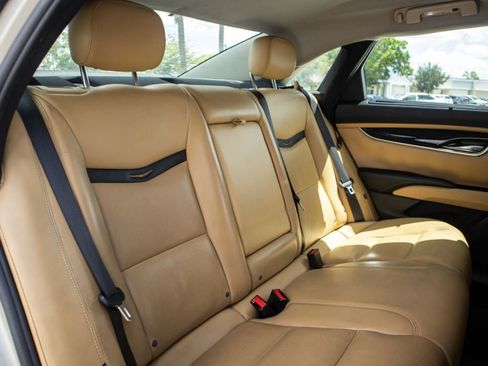 Used 2013 Cadillac XTS Premium FWD image 19