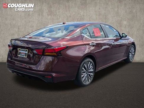Certified 2025 Nissan Altima 2.5 SV FWD image 7