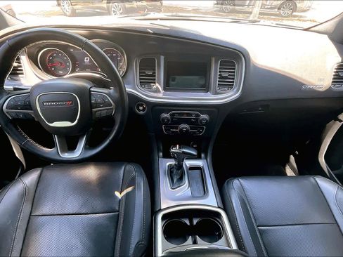 Used 2019 Dodge Charger SXT w/ Leather Interior Group RWD image 16