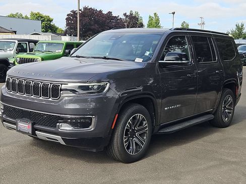 Certified 2024 Jeep Wagoneer Series II w/ Flexible Seating Group AWD/4WD image 3