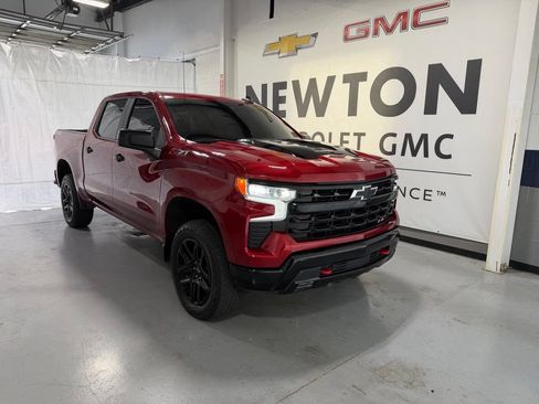 Used 2023 Chevrolet Silverado 1500 LT Trail Boss w/ Protection Package AWD/4WD image 2