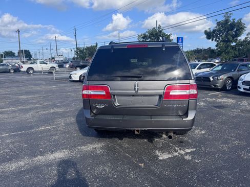 Used 2014 Lincoln Navigator 4WD image 6