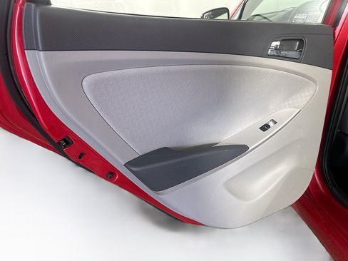 Used 2014 Hyundai Accent SE FWD image 23