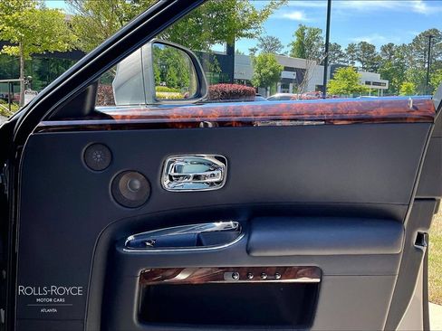 Used 2016 Rolls-Royce Ghost RWD image 21