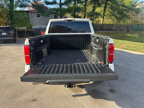 Used 2025 Toyota Tacoma TRD Off-Road image 29