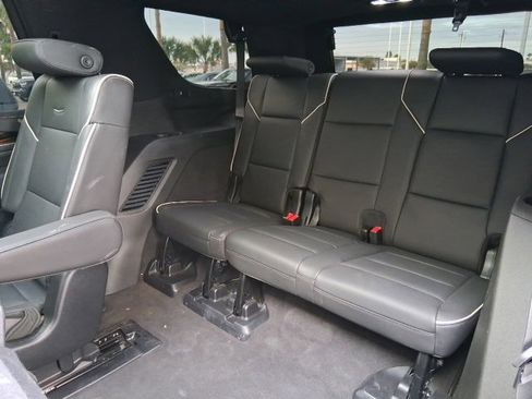 Used 2024 Cadillac Escalade Premium Luxury image 19