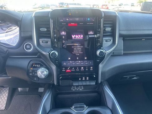 Used 2025 RAM 1500 Laramie AWD/4WD image 27